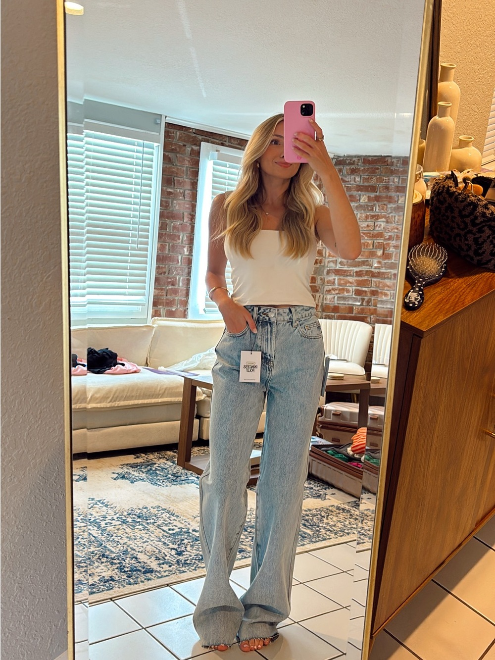 NWT KARLINA HIGH RISE STRAIGHT LEG JEAN LIGHT WASH